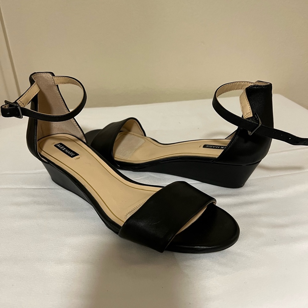 BRAND NEW Black MairiTwo Leather Ankle Strap Wedge Women’s Sandals